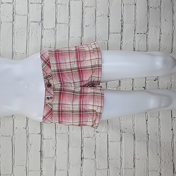 L.E.I. Juniors Plaid Low Rise Cuff Short in Pink/White - Picture 1 of 17